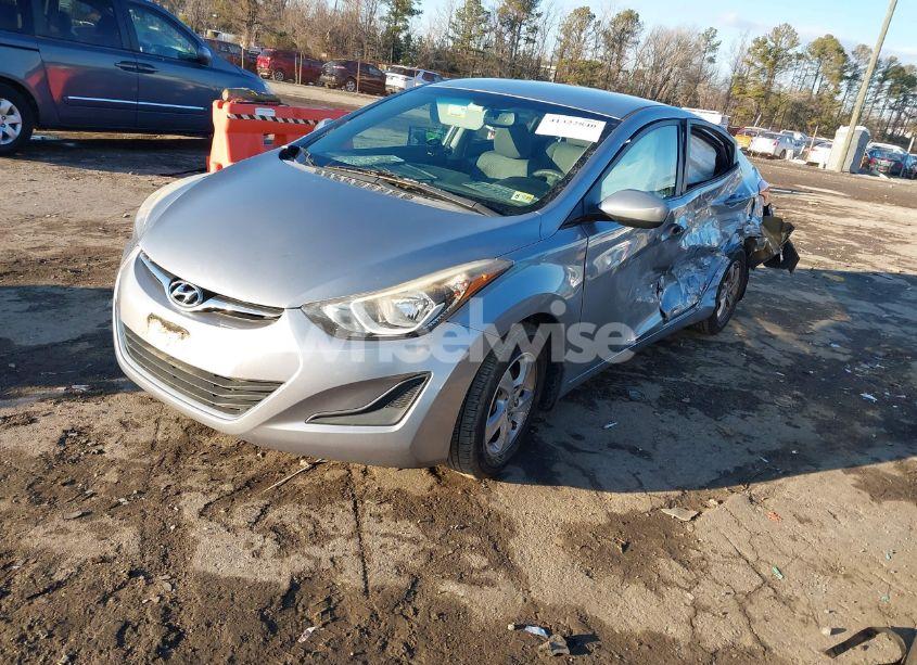 Photo 2 of 2015 Hyundai Elantra SE (VIN 5NPDH4AE2FH585297)