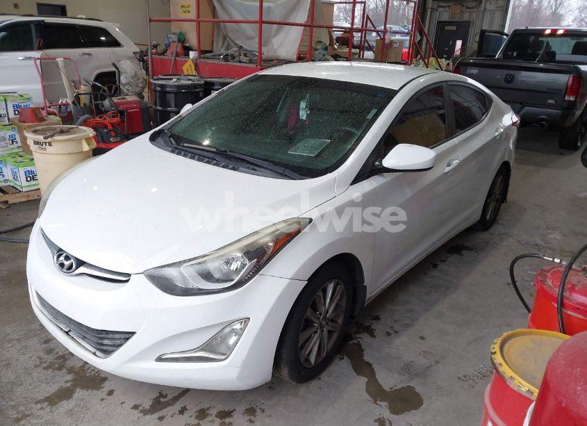 Photo 2 of 2015 Hyundai Elantra SE (VIN 5NPDH4AE2FH585591)