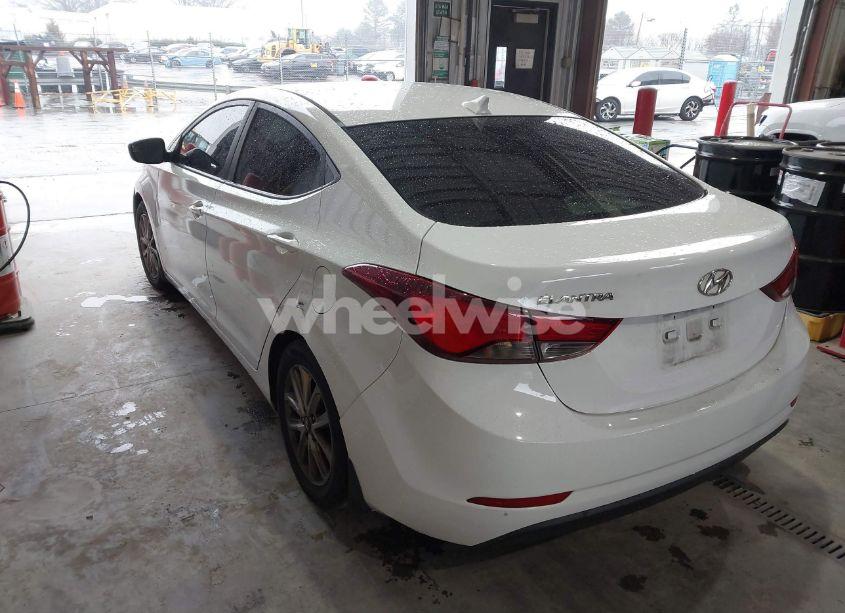 Photo 3 of 2015 Hyundai Elantra SE (VIN 5NPDH4AE2FH585591)