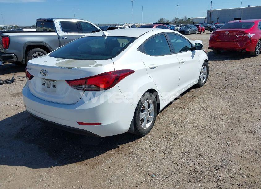 Photo 4 of 2015 Hyundai Elantra SE (VIN 5NPDH4AE2FH597501)