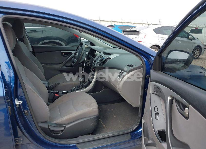Photo 5 of 2015 Hyundai Elantra SE (VIN 5NPDH4AE2FH605841)
