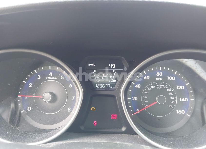 Photo 7 of 2015 Hyundai Elantra SE (VIN 5NPDH4AE2FH605841)