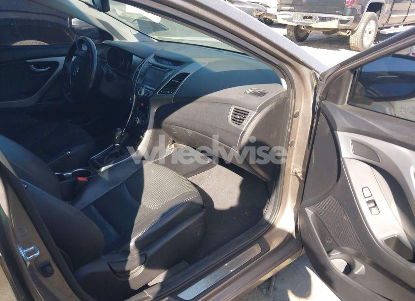 Photo 5 of 2015 Hyundai Elantra LIMITED (VIN 5NPDH4AE2FH610697)