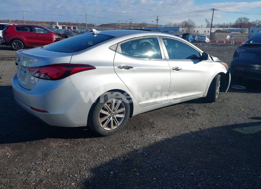 Photo 4 of 2015 Hyundai Elantra SE (VIN 5NPDH4AE2FH634580)