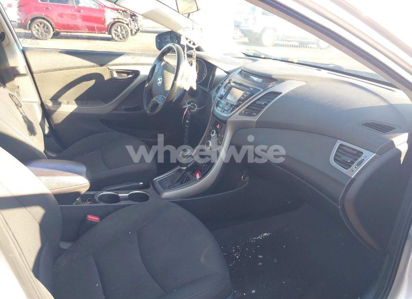Photo 5 of 2015 Hyundai Elantra SE (VIN 5NPDH4AE2FH634580)