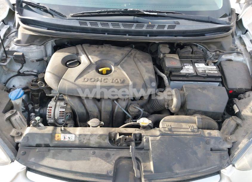 Photo 10 of 2015 Hyundai Elantra SE (VIN 5NPDH4AE2FH645692)