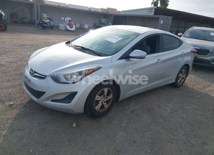 Photo 2 of 2015 Hyundai Elantra SE (VIN 5NPDH4AE2FH645692)