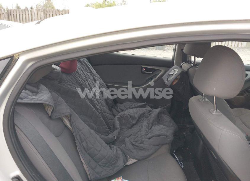 Photo 8 of 2015 Hyundai Elantra SE (VIN 5NPDH4AE2FH651542)