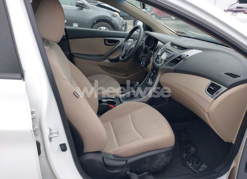 Photo 5 of 2016 Hyundai Elantra SE (VIN 5NPDH4AE2GH654376)