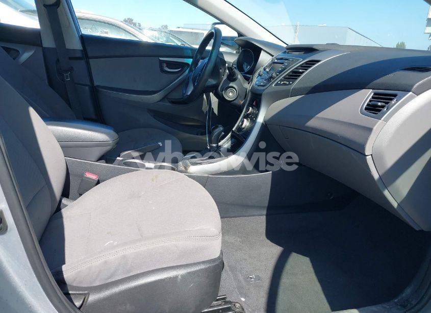 Photo 5 of 2016 Hyundai Elantra SE (VIN 5NPDH4AE2GH708646)