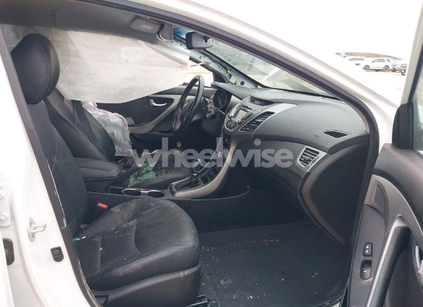 Photo 5 of 2016 Hyundai Elantra LIMITED (VIN 5NPDH4AE2GH709246)