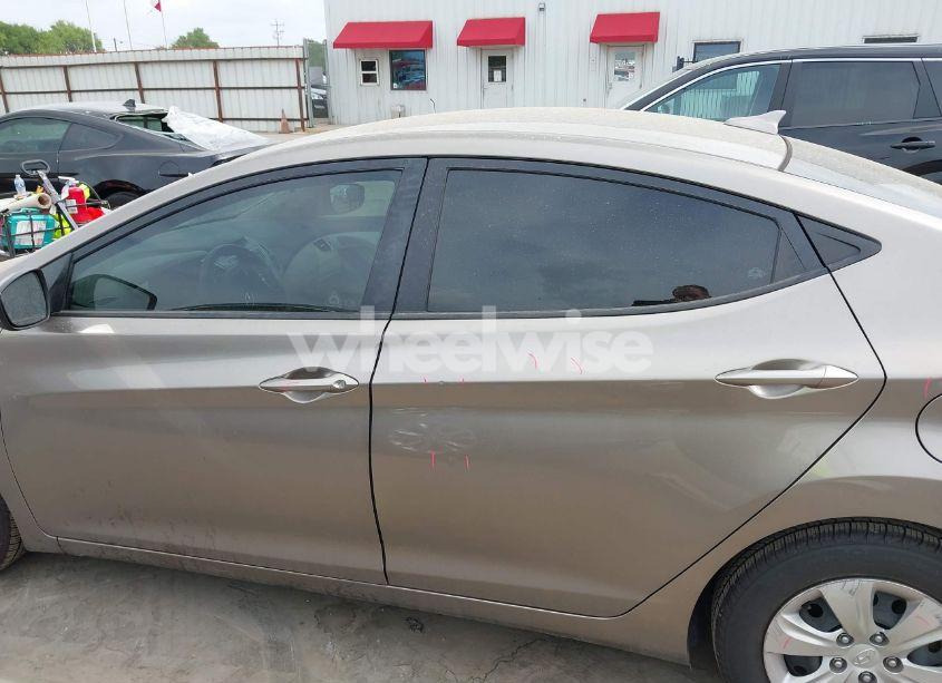 Photo 14 of 2016 Hyundai Elantra SE (VIN 5NPDH4AE2GH715001)