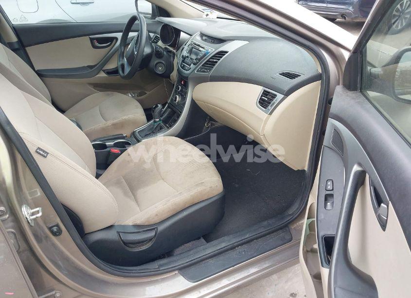 Photo 5 of 2016 Hyundai Elantra SE (VIN 5NPDH4AE2GH715001)