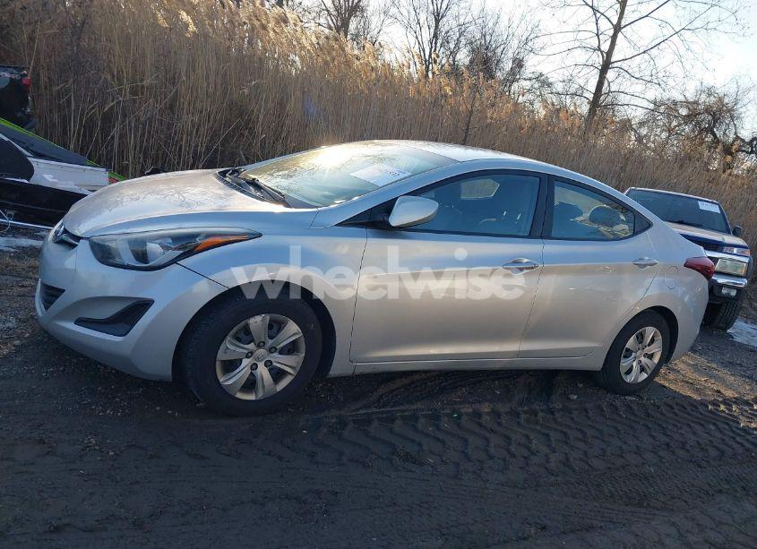 Photo 14 of 2016 Hyundai Elantra SE (VIN 5NPDH4AE2GH740187)