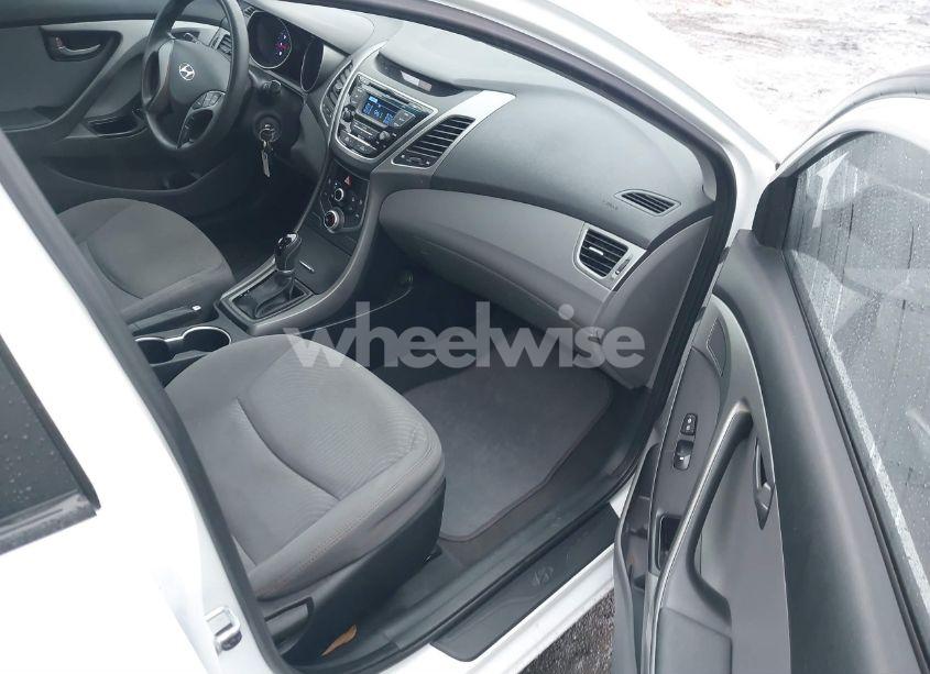 Photo 5 of 2016 Hyundai Elantra SE (VIN 5NPDH4AE2GH751805)