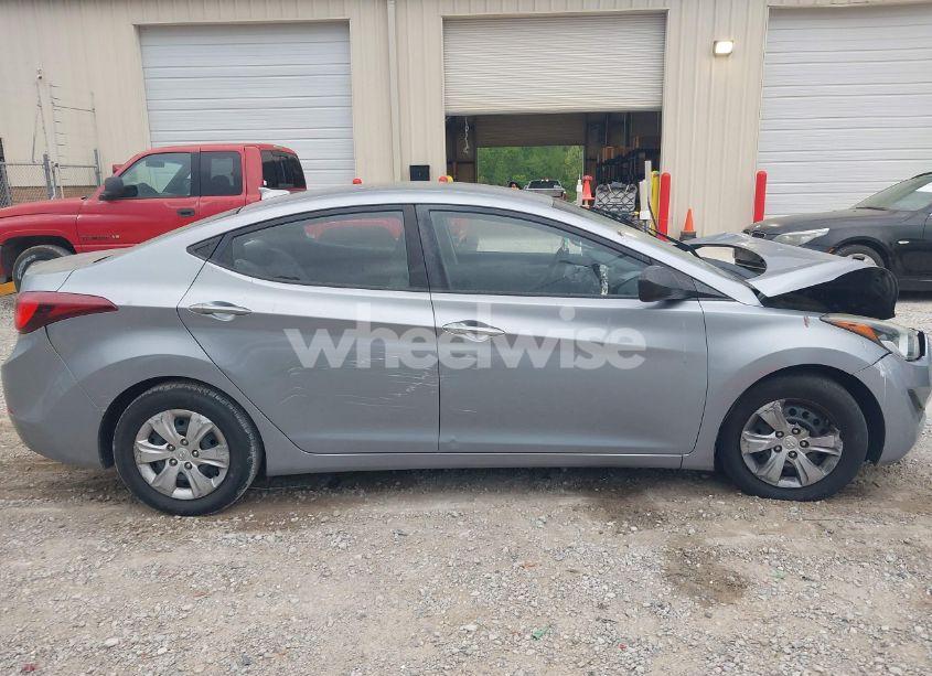 Photo 14 of 2016 Hyundai Elantra SE (VIN 5NPDH4AE2GH753344)