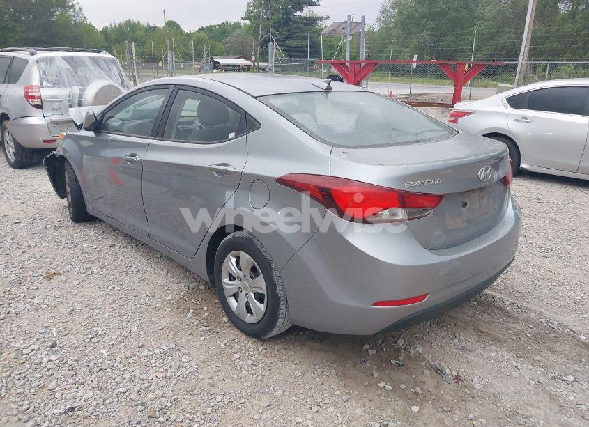 Photo 3 of 2016 Hyundai Elantra SE (VIN 5NPDH4AE2GH753344)