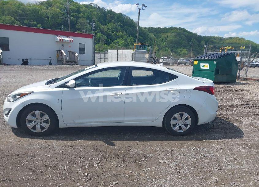 Photo 13 of 2016 Hyundai Elantra SE (VIN 5NPDH4AE2GH756485)
