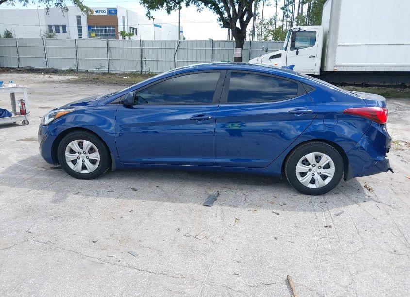 Photo 14 of 2016 Hyundai Elantra SE (VIN 5NPDH4AE2GH756843)