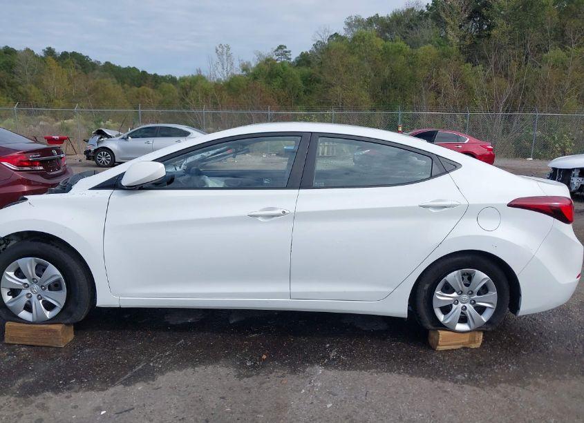 Photo 15 of 2016 Hyundai Elantra SE (VIN 5NPDH4AE2GH758074)