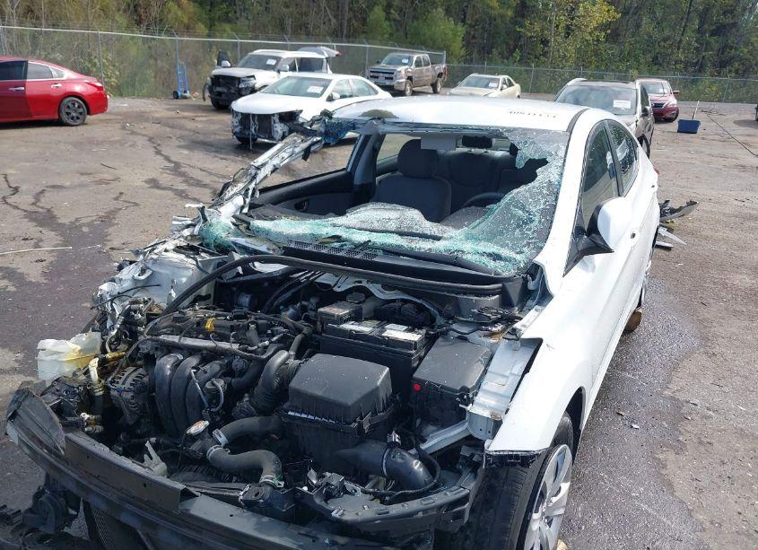Photo 6 of 2016 Hyundai Elantra SE (VIN 5NPDH4AE2GH758074)