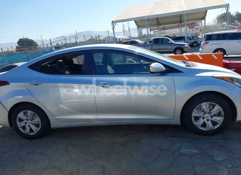 Photo 13 of 2016 Hyundai Elantra SE (VIN 5NPDH4AE2GH762500)