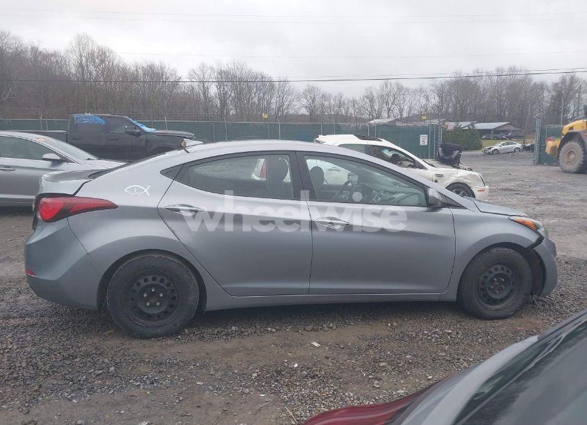 Photo 13 of 2016 Hyundai Elantra SE (VIN 5NPDH4AE2GH780706)