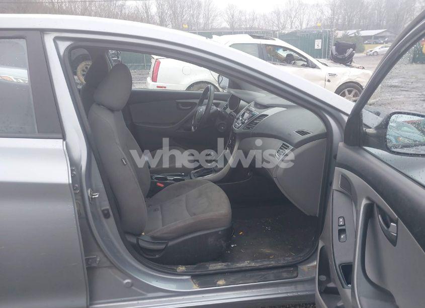 Photo 5 of 2016 Hyundai Elantra SE (VIN 5NPDH4AE2GH780706)