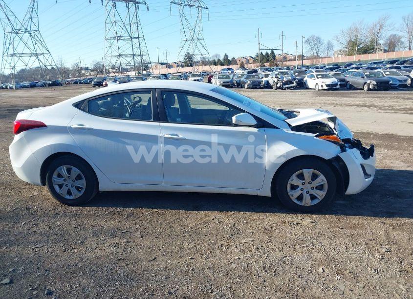 Photo 14 of 2016 Hyundai Elantra SE (VIN 5NPDH4AE2GH786473)