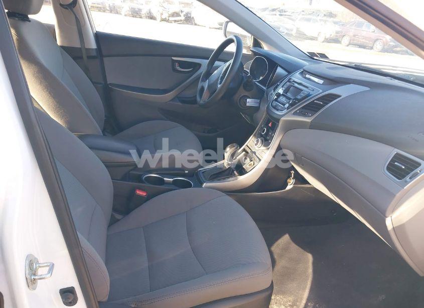 Photo 5 of 2016 Hyundai Elantra SE (VIN 5NPDH4AE2GH786473)