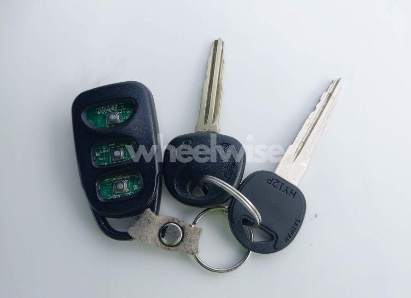 Photo 11 of 2012 Hyundai Elantra GLS (VIN 5NPDH4AE3CH067663)