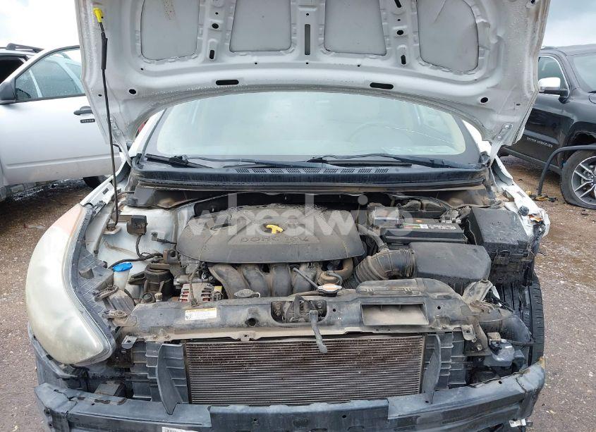 Photo 10 of 2012 Hyundai Elantra GLS (VIN 5NPDH4AE3CH067890)