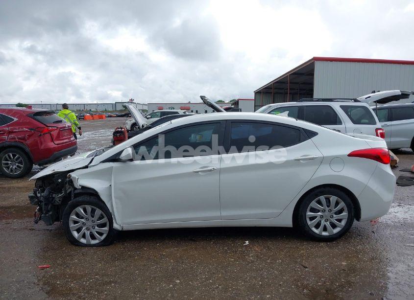 Photo 15 of 2012 Hyundai Elantra GLS (VIN 5NPDH4AE3CH067890)
