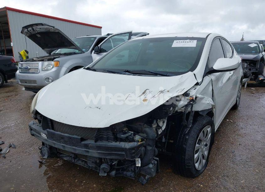 Photo 2 of 2012 Hyundai Elantra GLS (VIN 5NPDH4AE3CH067890)
