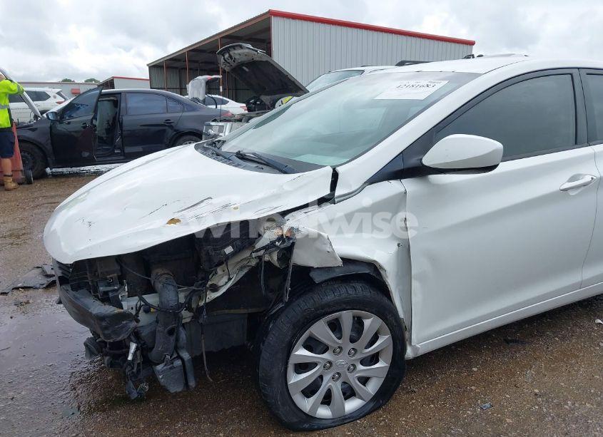 Photo 6 of 2012 Hyundai Elantra GLS (VIN 5NPDH4AE3CH067890)