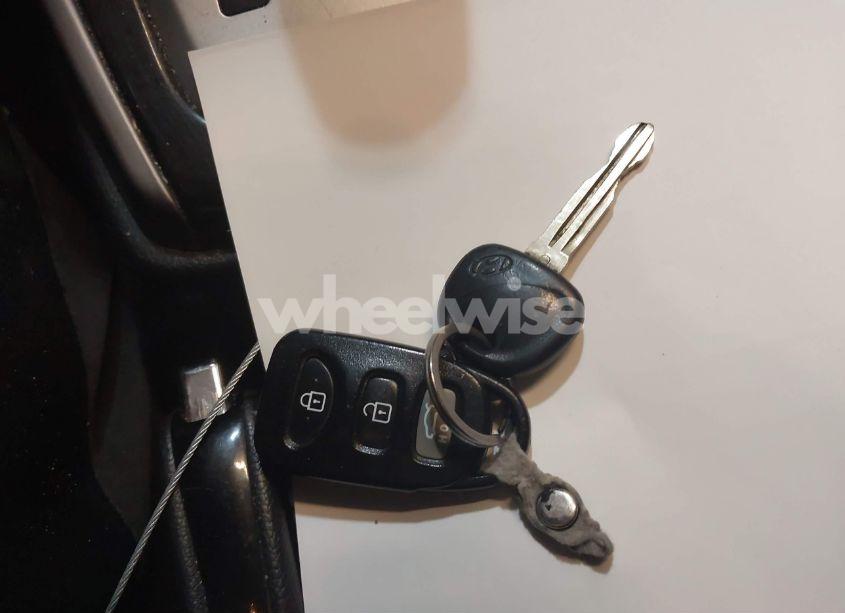 Photo 11 of 2012 Hyundai Elantra GLS (VIN 5NPDH4AE3CH113783)