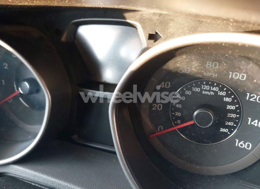 Photo 14 of 2012 Hyundai Elantra GLS (VIN 5NPDH4AE3CH138750)