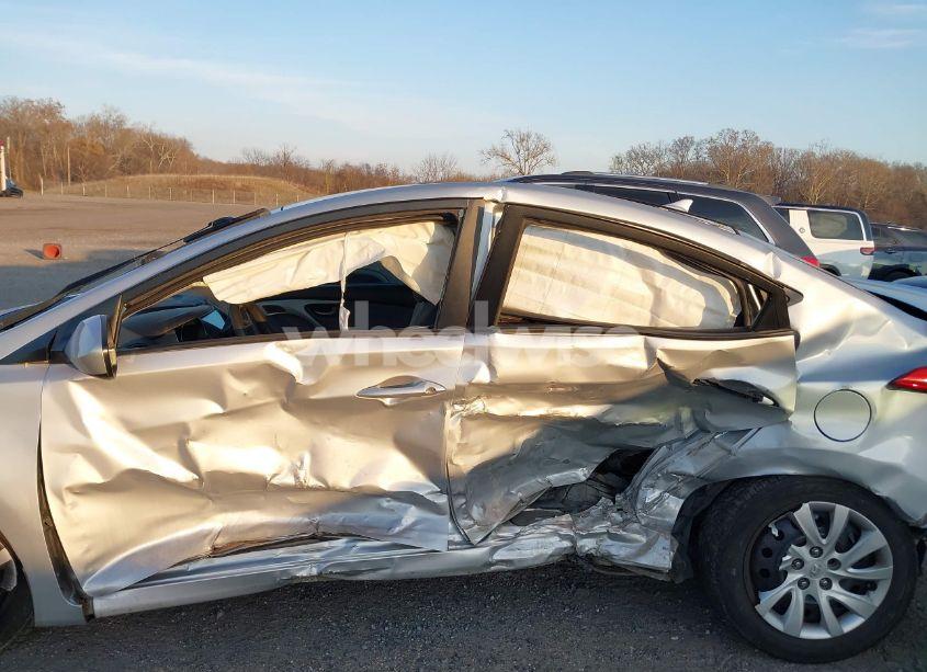 Photo 6 of 2012 Hyundai Elantra GLS (VIN 5NPDH4AE3CH138750)