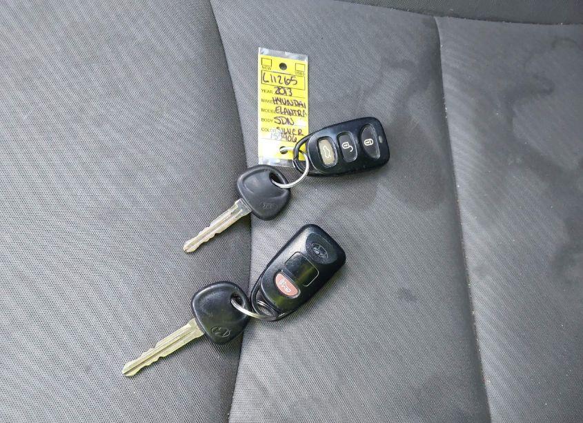 Photo 11 of 2013 Hyundai Elantra GLS (VIN 5NPDH4AE3DH155906)