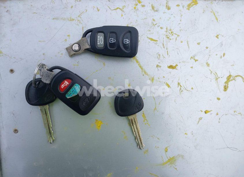 Photo 11 of 2013 Hyundai Elantra LIMITED (VIN 5NPDH4AE3DH175928)