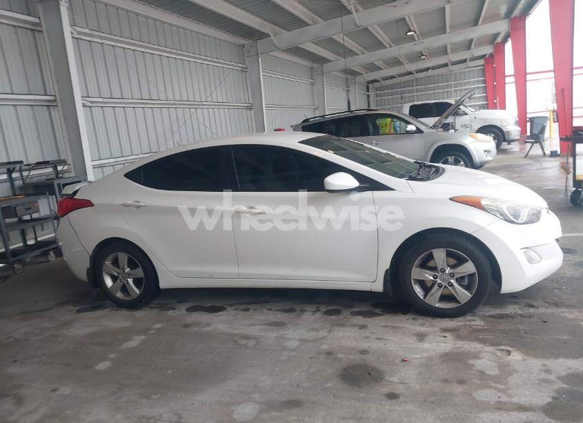Photo 13 of 2013 Hyundai Elantra GLS (VIN 5NPDH4AE3DH191014)