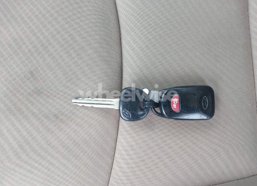 Photo 11 of 2013 Hyundai Elantra GLS (VIN 5NPDH4AE3DH196598)