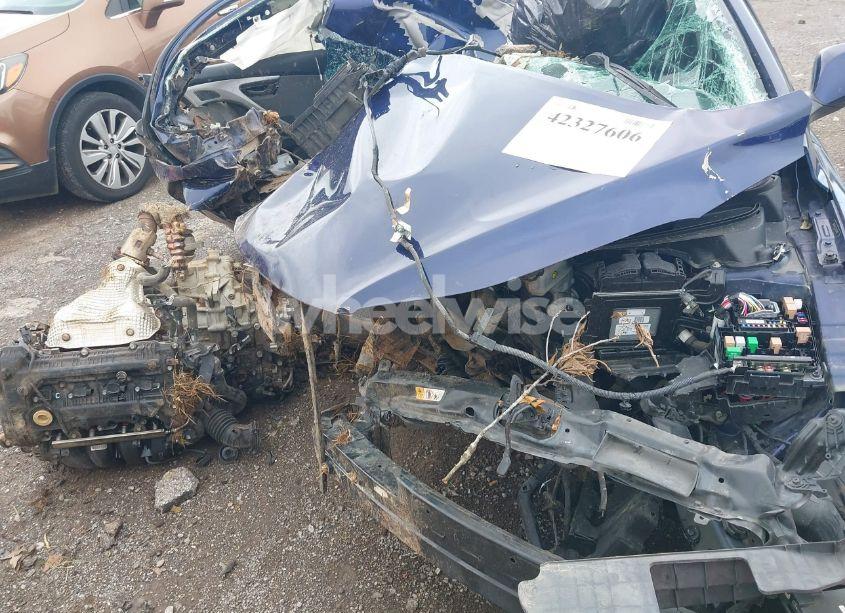 Photo 10 of 2013 Hyundai Elantra GLS (VIN 5NPDH4AE3DH238462)