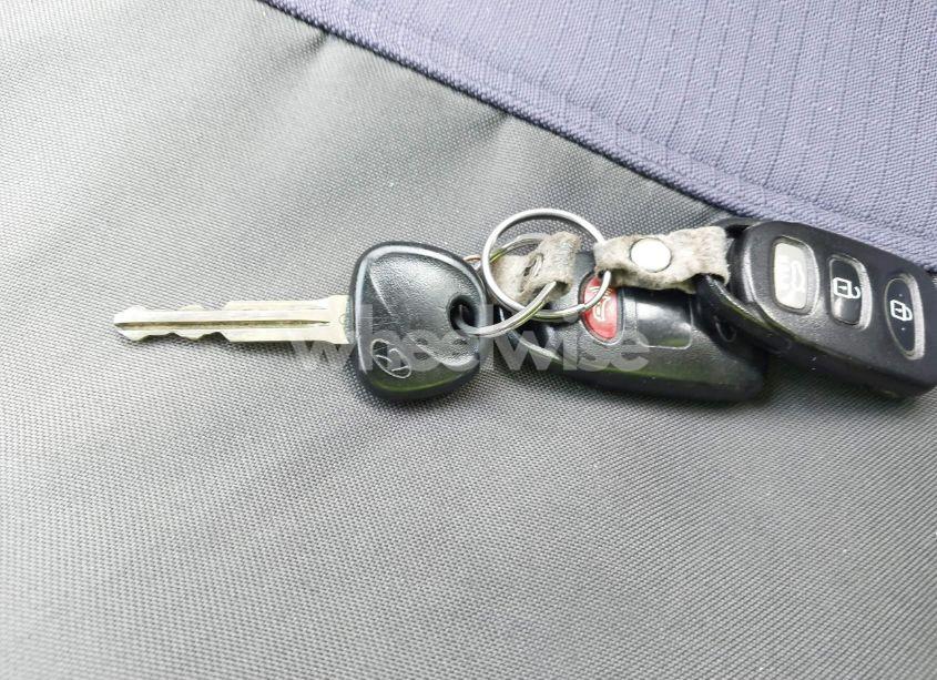 Photo 11 of 2013 Hyundai Elantra GLS (VIN 5NPDH4AE3DH238526)