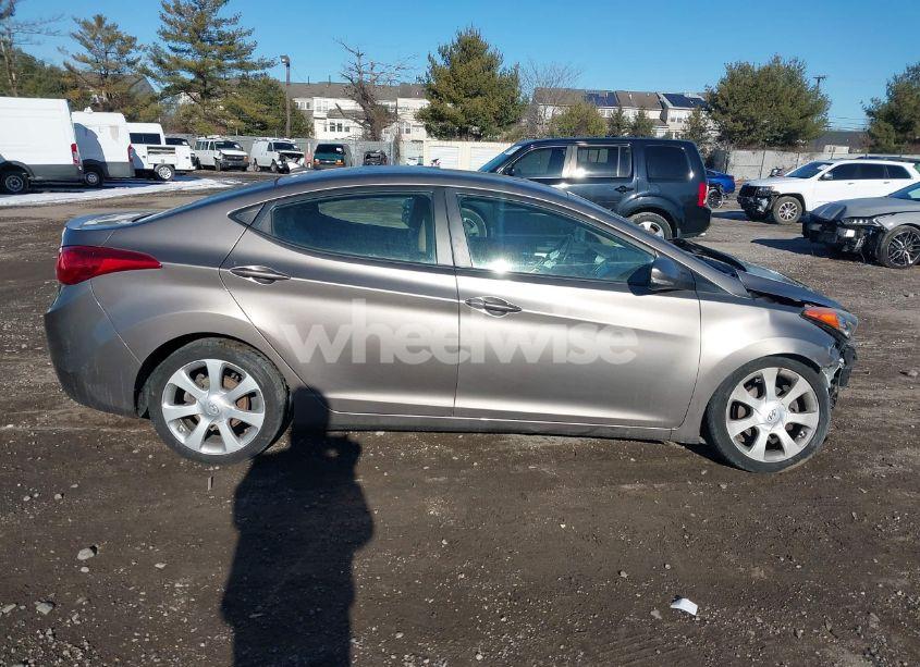 Photo 12 of 2013 Hyundai Elantra LIMITED (VIN 5NPDH4AE3DH251017)