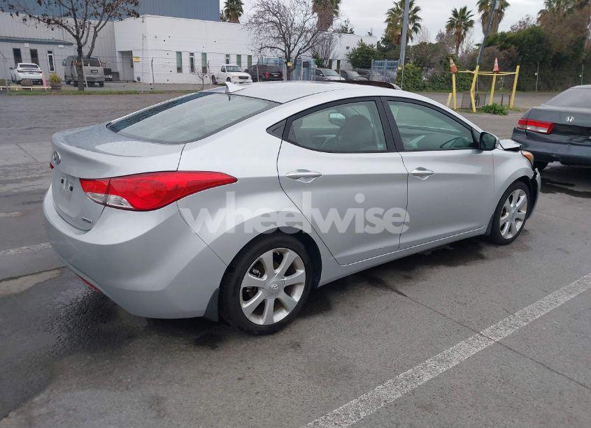 Photo 4 of 2013 Hyundai Elantra LIMITED (VIN 5NPDH4AE3DH271722)