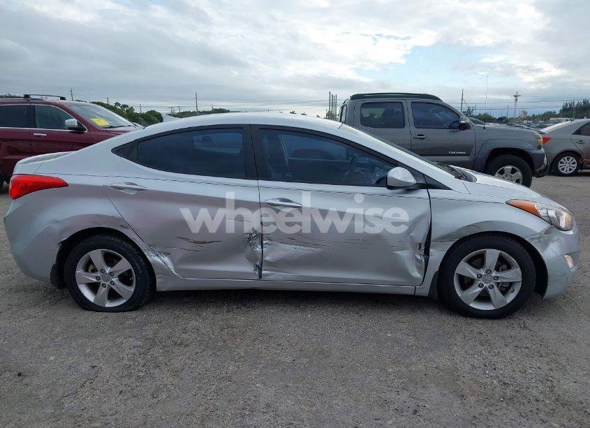 Photo 13 of 2013 Hyundai Elantra GLS (VIN 5NPDH4AE3DH284907)