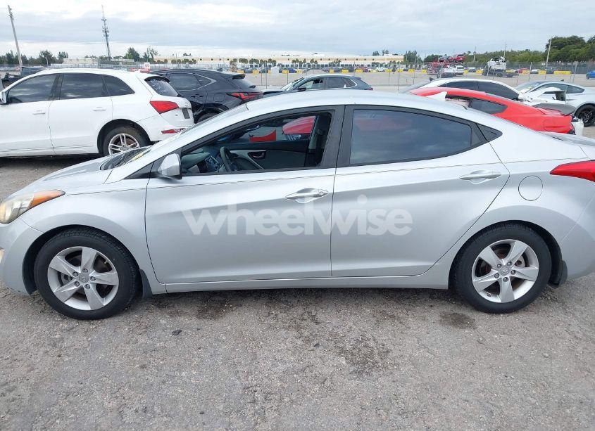 Photo 14 of 2013 Hyundai Elantra GLS (VIN 5NPDH4AE3DH284907)