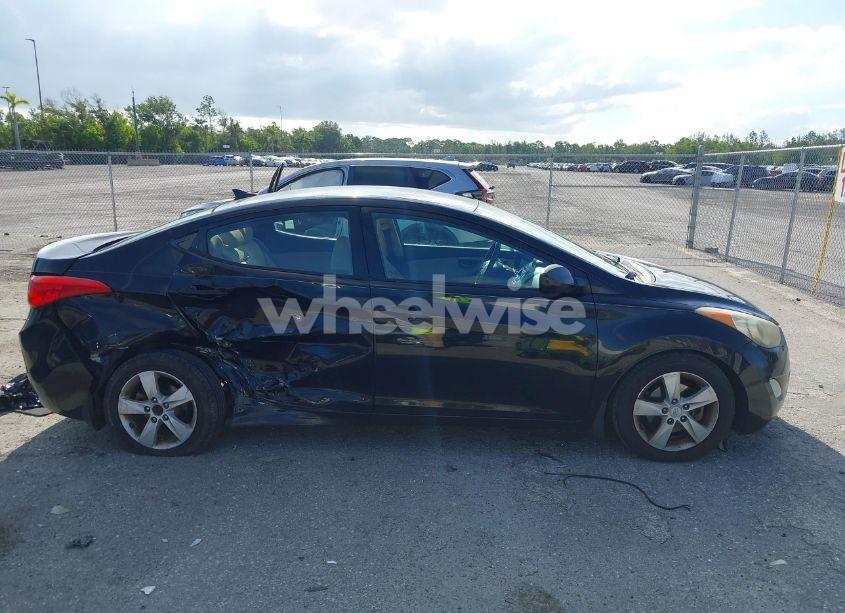 Photo 13 of 2013 Hyundai Elantra GLS (VIN 5NPDH4AE3DH289301)