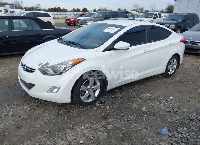 Photo 2 of 2013 Hyundai Elantra GLS (VIN 5NPDH4AE3DH290951)
